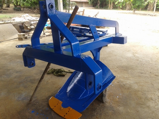 ขายผานขุดมันใส่รถไถใหญ่เช่น รถไถฟอร์ด สวยๆมากคับ