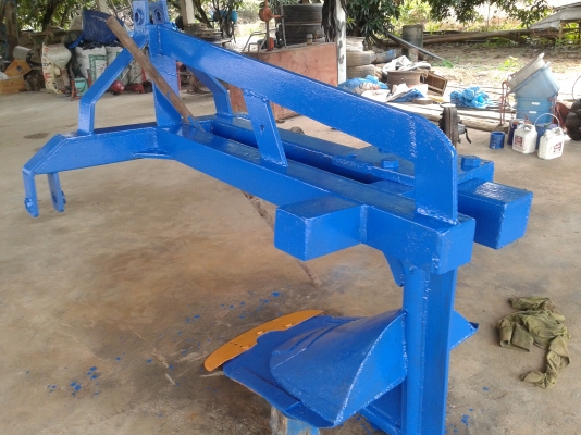 ขายผานขุดมันใส่รถไถใหญ่เช่น รถไถฟอร์ด สวยๆมากคับ