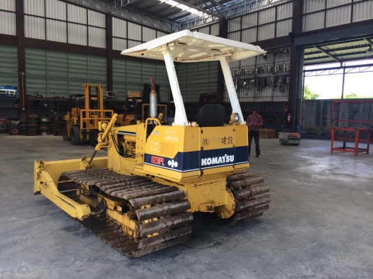 รถดัน KOMATSU D20PL-6 Serial NO.60219 โซ่ใบยาว 70 ซม.เกียร์กระปุก รถดัน KOMATSU D20PL-6 Serial NO.60219 โซ่ใบยาว 70 ซม.เกียร์กระปุก