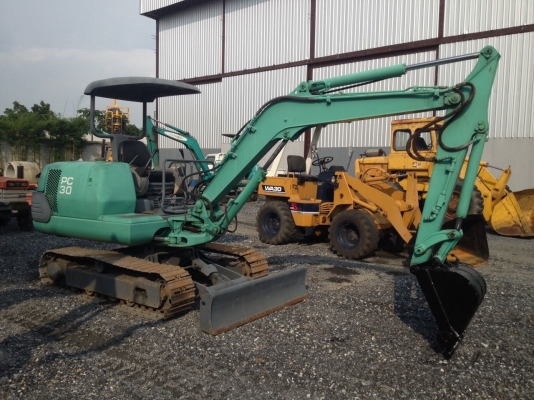 รถขุด KOMATSU PC30-7 Serial NO.22710 แทรคเหล็ก มีลายหัวเจาะ