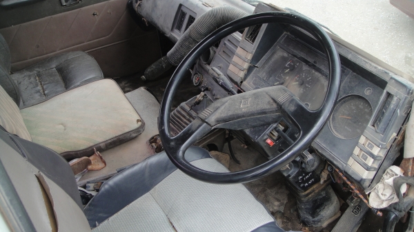 หัวรถ ISUZU ROCKY เดิมๆบางๆ  ขาดีดหน้า ขาหลัง ของครบ ยกใส่รถวิ่งได้เลย