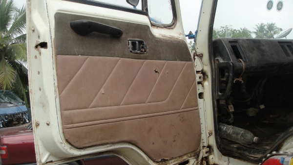 หัวรถ ISUZU ROCKY เดิมๆบางๆ  ขาดีดหน้า ขาหลัง ของครบ ยกใส่รถวิ่งได้เลย