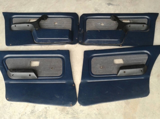ชุดภายใน E30  ทั้งชุด(เป็นผ้า) 3,500  บาท