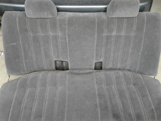 ชุดภายใน E30  ทั้งชุด(เป็นผ้า) 3,500  บาท