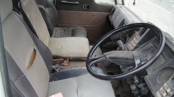 หัวรถ ISUZU ROCKY เดิมๆบางๆ ขาดีดหน้า ขาหลัง ของครบ ยกใส่รถวิ่งได้เลย หัวรถ ISUZU ROCKY เดิมๆบางๆ ขาดีดหน้า ขาหลัง ของครบ ยกใส่รถวิ่งได้เลย