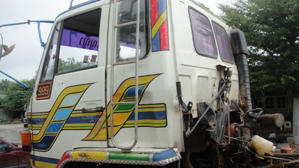 หัวรถ ISUZU ROCKY เดิมๆบางๆ ขาดีดหน้า ขาหลัง ของครบ ยกใส่รถวิ่งได้เลย หัวรถ ISUZU ROCKY เดิมๆบางๆ ขาดีดหน้า ขาหลัง ของครบ ยกใส่รถวิ่งได้เลย
