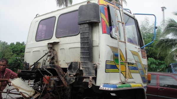หัวรถ ISUZU ROCKY เดิมๆบางๆ ขาดีดหน้า ขาหลัง ของครบ ยกใส่รถวิ่งได้เลย หัวรถ ISUZU ROCKY เดิมๆบางๆ ขาดีดหน้า ขาหลัง ของครบ ยกใส่รถวิ่งได้เลย