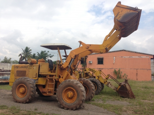 ขายรถตัก komatsu JH63 กับ CAT922
