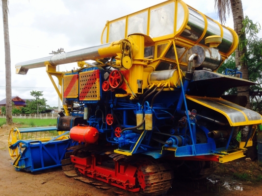 ประกาศขายรถเกี่ยวข้าว สภาพดีพร้อมใช้งาน ปั๊มดี เครื่องแรง 195 turbo สยาม-10HT