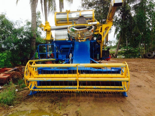 ประกาศขายรถเกี่ยวข้าว สภาพดีพร้อมใช้งาน ปั๊มดี เครื่องแรง 195 turbo สยาม-10HT