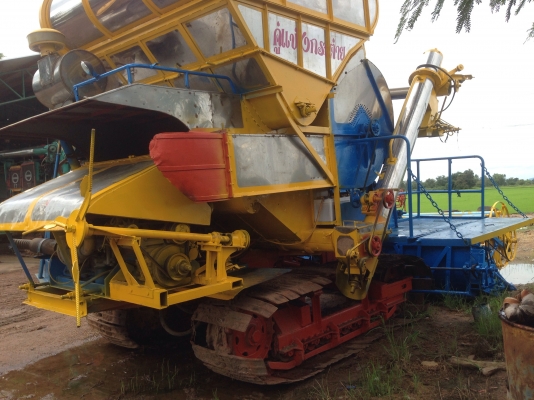 ประกาศขายรถเกี่ยวข้าว สภาพดีพร้อมใช้งาน ปั๊มดี เครื่องแรง 195 turbo สยาม-10HT