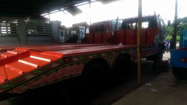 รถบรรทุกแบคโฮ 10 ล้อ 2 เพลา เครื่อง 195 แรง หัวสิง