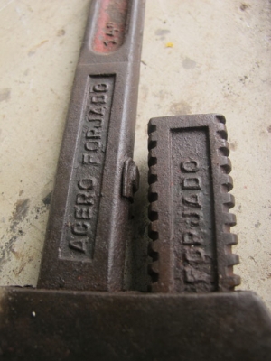 ขายประแจคอม้าตัวใหญ่กับตัวเล็ก ของนอกแท้zubi ทั้งสองตัว