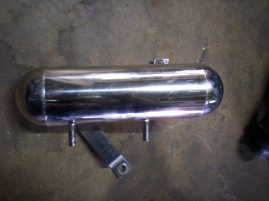 หม้อลมเบรคเสริม ใส่รถตู้คอมมูเตอร์ปี2005ถึง2014พร้อมใส่ให้600บาทครับ