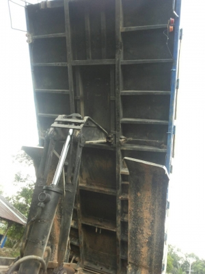 รถบรรทุก 10 ล้อใหญ่ MISUBISHI ปี 2533 รุ่น KT725 ราคา 500,000 บ.