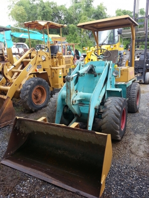 รถตักเล็ก 0.5 คิว TCM  นำเข้าจาก ญี่ปุ่น แท้ๆ 1000\% สวยมากๆ ขายถูกๆ 090-986-2521