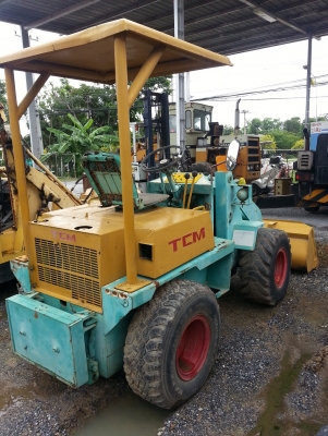 รถตักเล็ก 0.5 คิว TCM  นำเข้าจาก ญี่ปุ่น แท้ๆ 1000\% สวยมากๆ ขายถูกๆ 090-986-2521