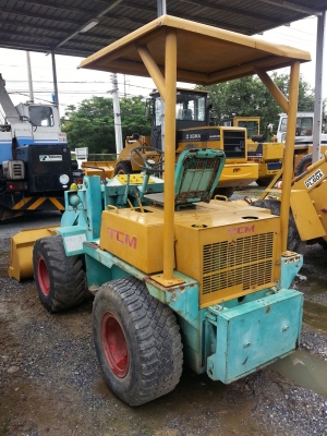 รถตักเล็ก 0.5 คิว TCM  นำเข้าจาก ญี่ปุ่น แท้ๆ 1000\% สวยมากๆ ขายถูกๆ 090-986-2521