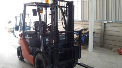 ขายรถฟอร์คลิฟ TOYOTA รุ่น 8  2 ตัน