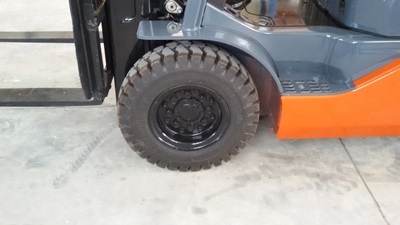 ขายรถฟอร์คลิฟ TOYOTA รุ่น 8  2 ตัน