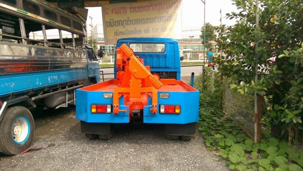 ขายคับ 6 ล้อเล็ก ยกได้ลากรถได้ เครื่อง 100 แรง ขายไม่แพงครับ