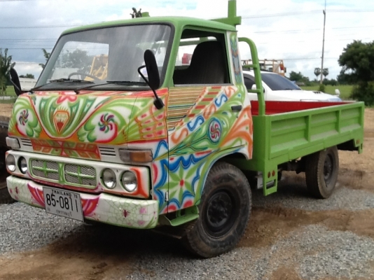 นิสสันคาร์บอน  4ล้อกระบะคาร์โก้น่ารักน่าใช้มาแล้วค่ะ