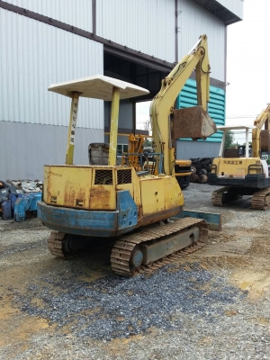 รถขุด KOMATSU PC30-6 Serial NO.12544 แทรคเหล็ก สภาพพร้อมใช้