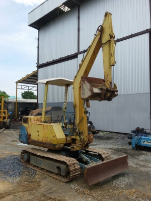 รถขุด KOMATSU PC30-6 Serial NO.12544 แทรคเหล็ก สภาพพร้อมใช้