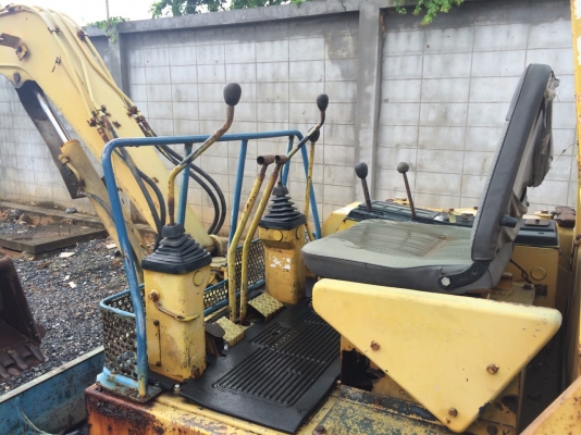 รถขุด KOMATSU PC30-6 Serial NO.12544 แทรคเหล็ก สภาพพร้อมใช้