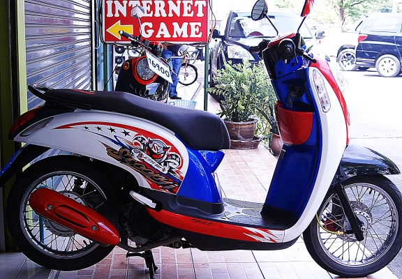 honda สกูปี่ ไอ หัวฉีด สวย ปี 55 honda สกูปี่ ไอ หัวฉีด สวย ปี 55