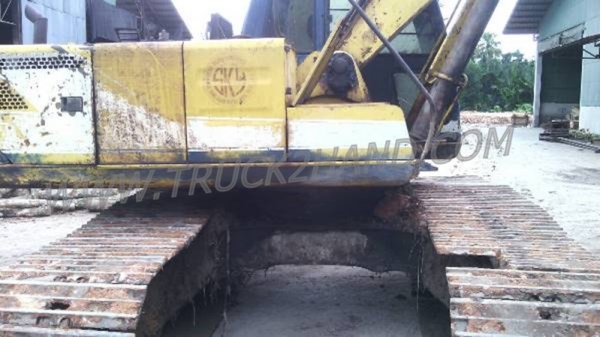 รถแบคโฮ KOMATSU SK200. MARK 3 รถแบคโฮ KOMATSU SK200. MARK 3