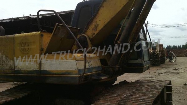 รถแบคโฮ KOMATSU SK200. MARK 3 รถแบคโฮ KOMATSU SK200. MARK 3