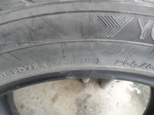 ยาง YOKOHAMA 265/50R20ปี09 สวยๆ 1 คู่ ราคา 1500 บาท ยาง YOKOHAMA 265/50R20ปี09 สวยๆ 1 คู่ ราคา 1500 บาท