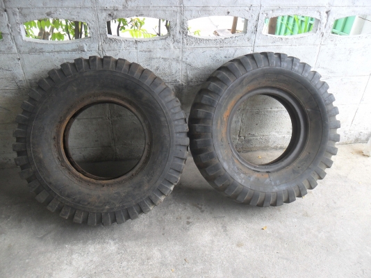 ยาง 9.00 -16 ลายทหาร สวยๆ 1คู่ ราคา 3000 บาท