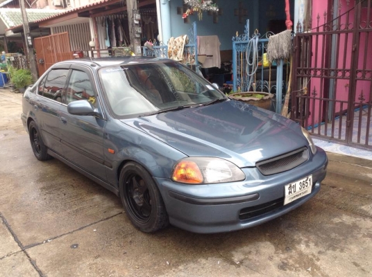ขายครับ HONDA CIVIC ตาโต ปี 96 เครื่อง V-TEC เครื่องดีมาก เกียรธรรมดา เหมาะกะขาซิ่ง วิ่งดีมาก สีภายนอกบาง พอได้ มีเก็บบ้าง ภายในไม่ขี้เหล่ แอรหนาวมาก ความร้อนจบ ช่วงล่าง ซิ่งๆ โชคแต่ง ค้ำ ปีกนก ซิ่ง โคตรหนึบ ช่วงล่าง พร้อมซิ่ง เด้งๆเลย ดิสสี่ล้อ แม็ก 4 ยา