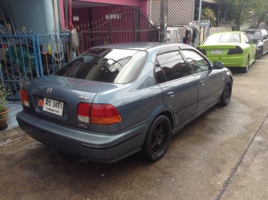 ขายครับ HONDA CIVIC ตาโต ปี 96 เครื่อง V-TEC เครื่องดีมาก เกียรธรรมดา เหมาะกะขาซิ่ง วิ่งดีมาก สีภายนอกบาง พอได้ มีเก็บบ้าง ภายในไม่ขี้เหล่ แอรหนาวมาก ความร้อนจบ ช่วงล่าง ซิ่งๆ โชคแต่ง ค้ำ ปีกนก ซิ่ง โคตรหนึบ ช่วงล่าง พร้อมซิ่ง เด้งๆเลย ดิสสี่ล้อ แม็ก 4 ยา