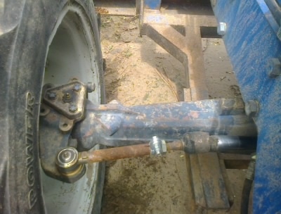 ขายรถไถFORDรุ่น6610 สองเพลา4X4คานหน้าคาลาโล่ทะเบียนมีพร้อมสนใจ0810076640