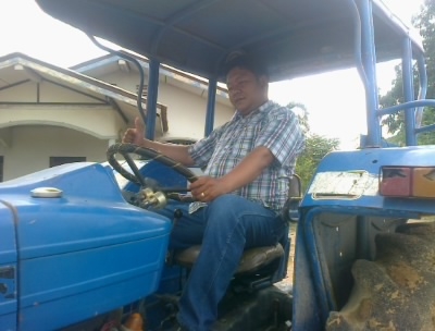 ขายรถไถFORDรุ่น6610 สองเพลา4X4คานหน้าคาลาโล่ทะเบียนมีพร้อมสนใจ0810076640