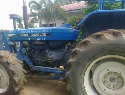 ขายรถไถFORDรุ่น6610 สองเพลา4X4คานหน้าคาลาโล่ทะเบียนมีพร้อมสนใจ0810076640