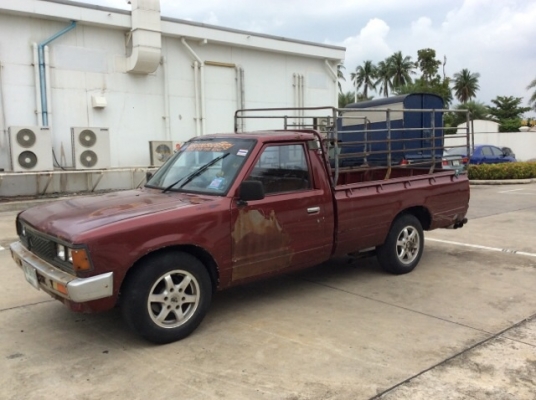 ขายนิสสัน SD23 เครื่องดีเซล 2.2 เกียร์ธรรมดา 5 เกียร์  ภายในสวยเบาะหนังสวย ไม่มีขาด แอร์มีพร้อม ตัวถังสีมีริ้วรอย คัสซีสวย ไม่มีผุ เครื่องแน่นวิ่งดี ช่วงล่างดี คอกเหล็กพร้อม แม็ก15" รถขับดีครับ ภาษีปี58 เอกสารพร้อม ขายถูกครับ