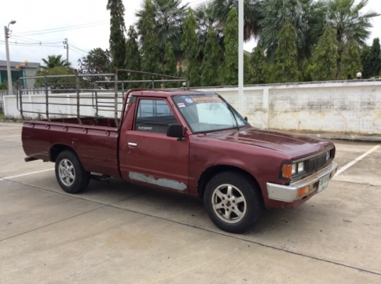 ขายนิสสัน SD23 เครื่องดีเซล 2.2 เกียร์ธรรมดา 5 เกียร์  ภายในสวยเบาะหนังสวย ไม่มีขาด แอร์มีพร้อม ตัวถังสีมีริ้วรอย คัสซีสวย ไม่มีผุ เครื่องแน่นวิ่งดี ช่วงล่างดี คอกเหล็กพร้อม แม็ก15" รถขับดีครับ ภาษีปี58 เอกสารพร้อม ขายถูกครับ