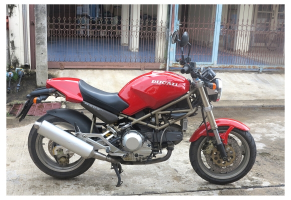 -------------  Ducati m900 --------------