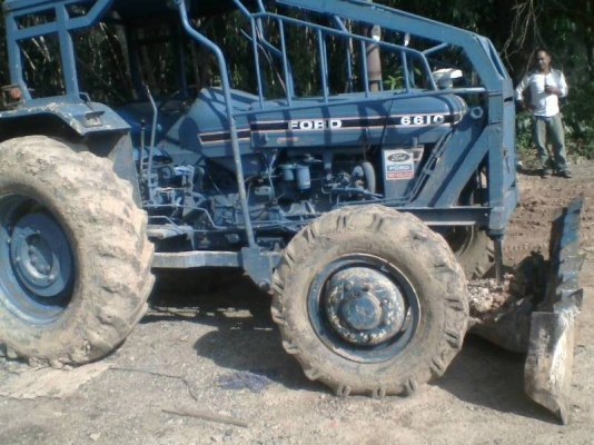 ขายรถไถ FORD 6610 2 เพลา ใบมีดดันหน้า 3 จาน เอกสารใบแจ้งจำหน่าย ราคา 570000