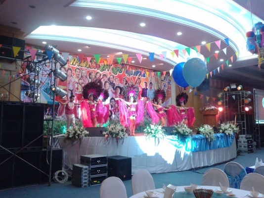 หาวงดนตรี เวที่ เครื่อง เสียง  ครบวงจร ทีมงานแดนซ์เขอร์