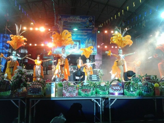 หาวงดนตรี เวที่ เครื่อง เสียง  ครบวงจร ทีมงานแดนซ์เขอร์