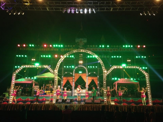 หาวงดนตรี เวที่ เครื่อง เสียง  ครบวงจร ทีมงานแดนซ์เขอร์