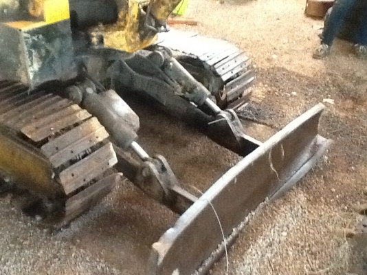 ขายKomutsu pc20spตัวเดินดีเอวแน่นไม่โหลดเครื่องฟิดรถประมูลจากส่วนราชการพร้อมใช้งาน