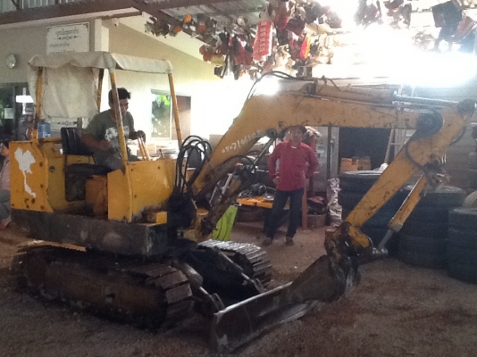 ขายKomutsu pc20spตัวเดินดีเอวแน่นไม่โหลดเครื่องฟิดรถประมูลจากส่วนราชการพร้อมใช้งาน