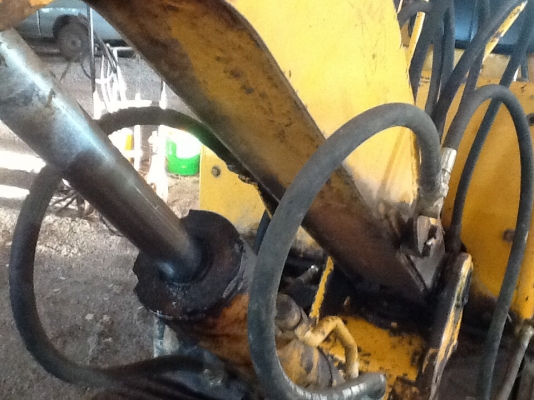 ขายKomutsu pc20spตัวเดินดีเอวแน่นไม่โหลดเครื่องฟิดรถประมูลจากส่วนราชการพร้อมใช้งาน