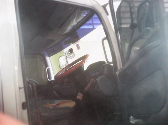 รถฮีโน่ 10 ล้อ ตู้เย็น 220 แรงม้า. ปี 47 สนใจติดต่อ 081 - 6079515 รถฮีโน่ 10 ล้อ ตู้เย็น 220 แรงม้า. ปี 47 สนใจติดต่อ 081 - 6079515